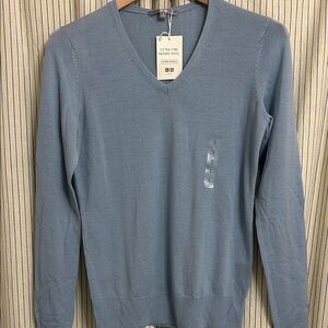 Uniqlo Women's Extra Fine Merino V-Neck Sweater - Blue